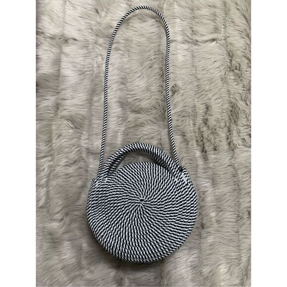 Bon Voyage Black & White Swirl Circular Crossbody Bag - Picture 1 of 8